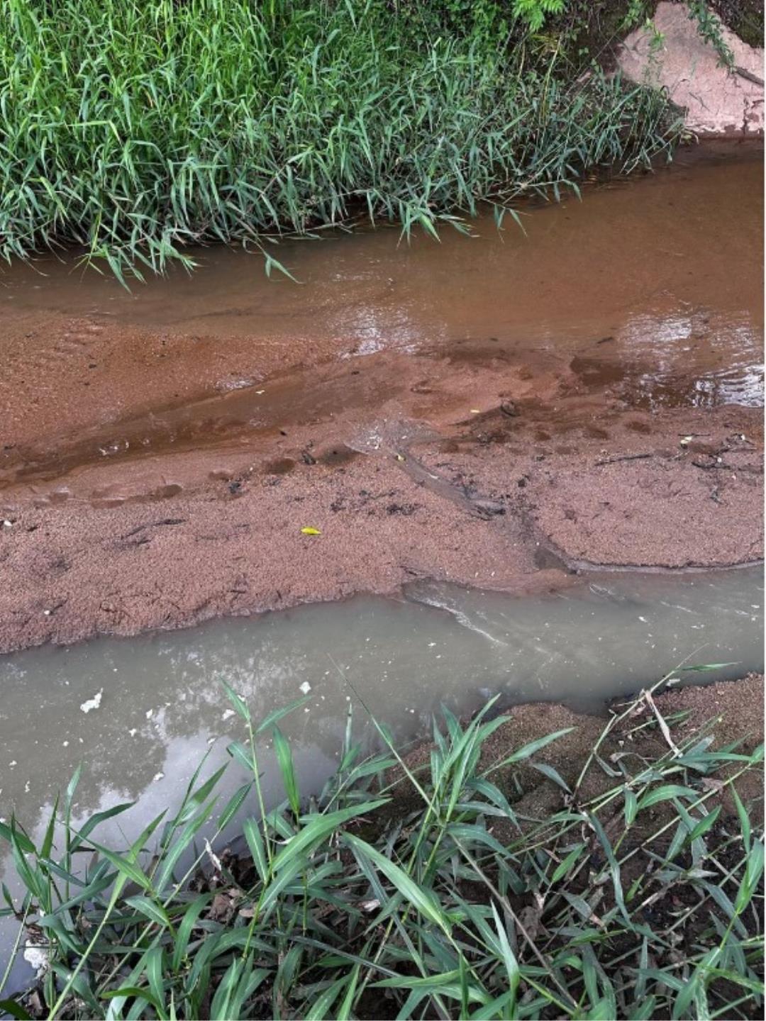 Sabesp é multada em R$ 35 milhões novo por vazamento de esgoto Foto 03