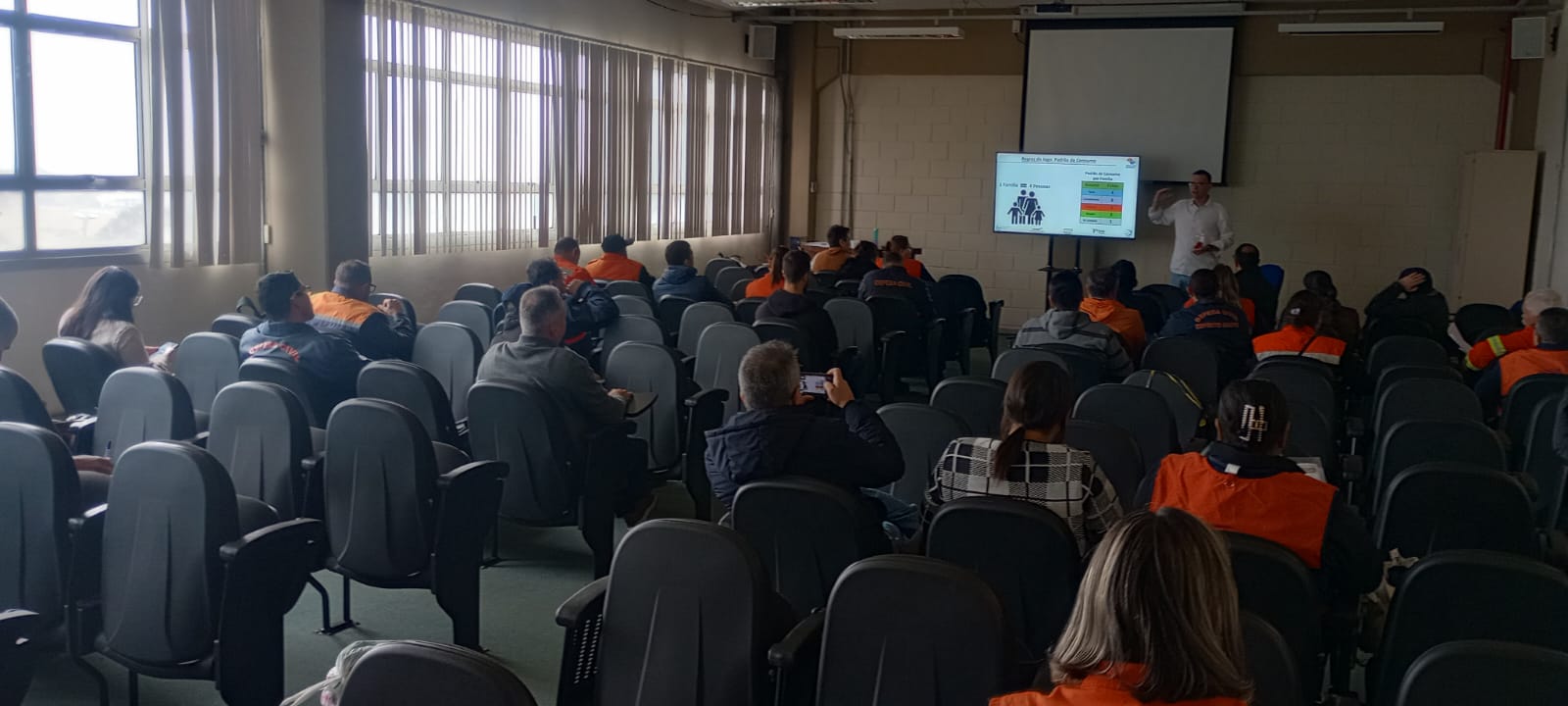 Curso de Extens&atilde;o capacita agentes da Defesa Civil de Bragan&ccedil;a Paulista em log&iacute;stica para desastres (3)
