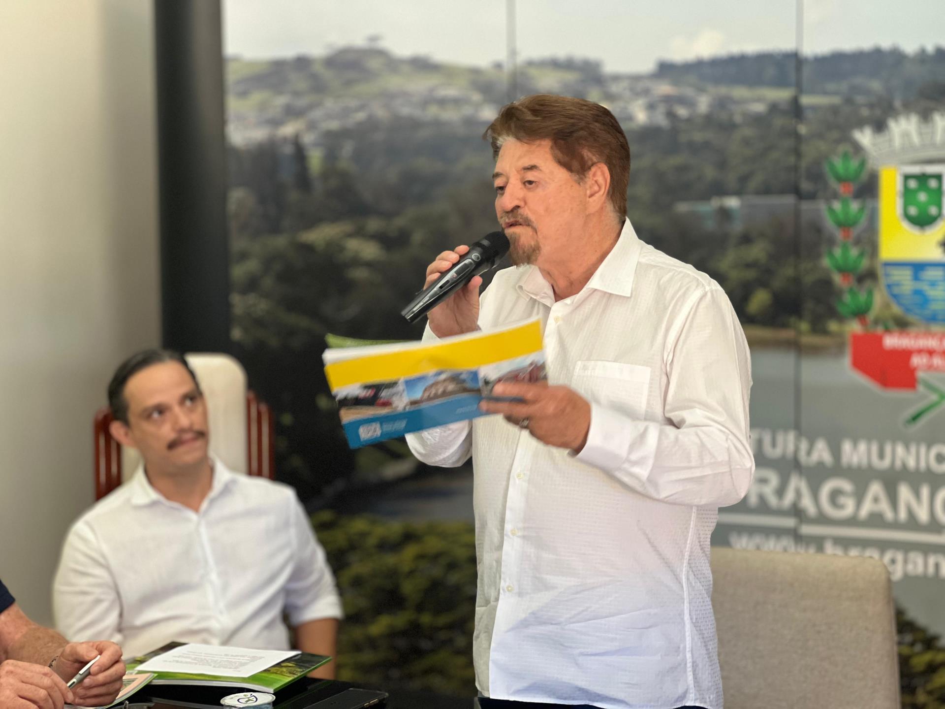 Prefeitura de Bragança Paulista lança Revista de Prestação de Contas (5)