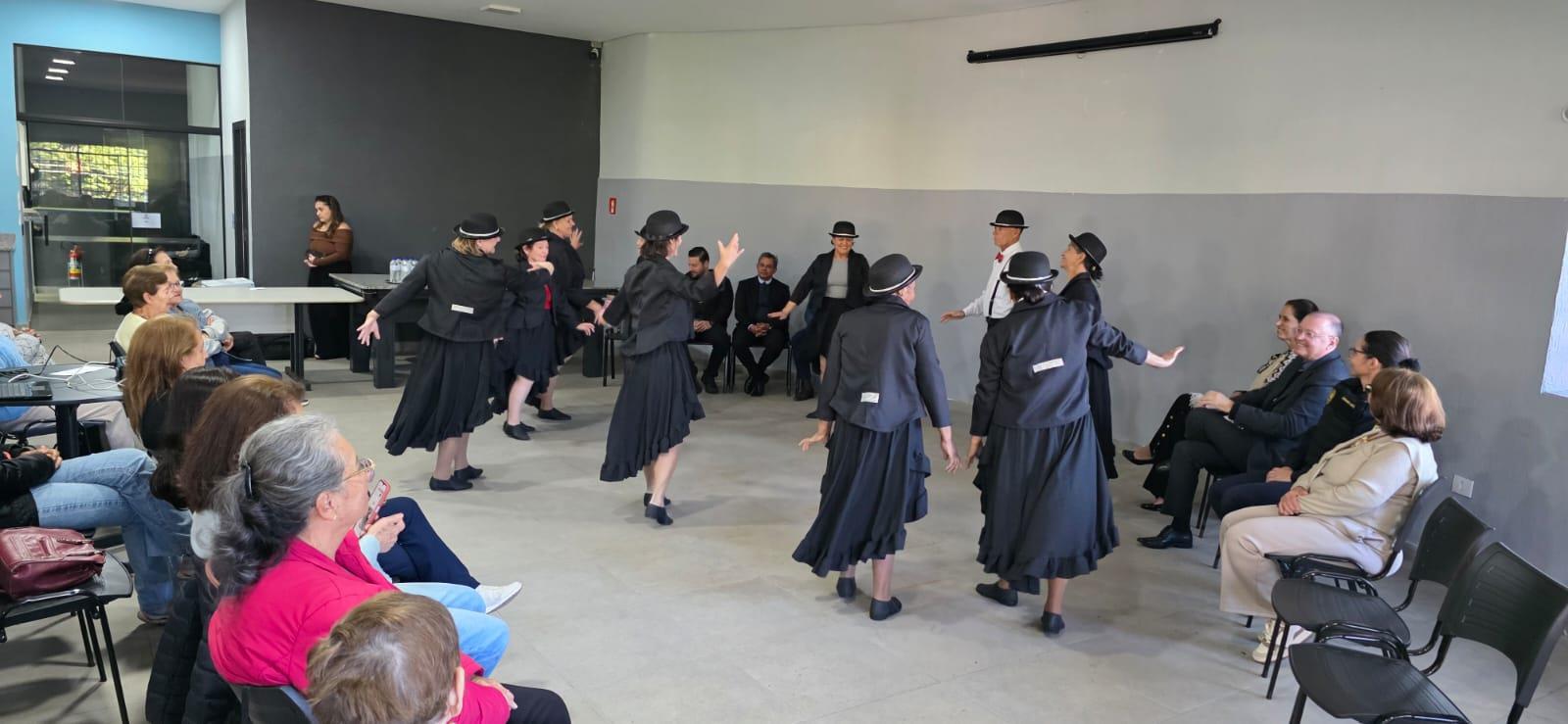 Conscientização e informação marcam evento do Junho Violeta com idosos 03