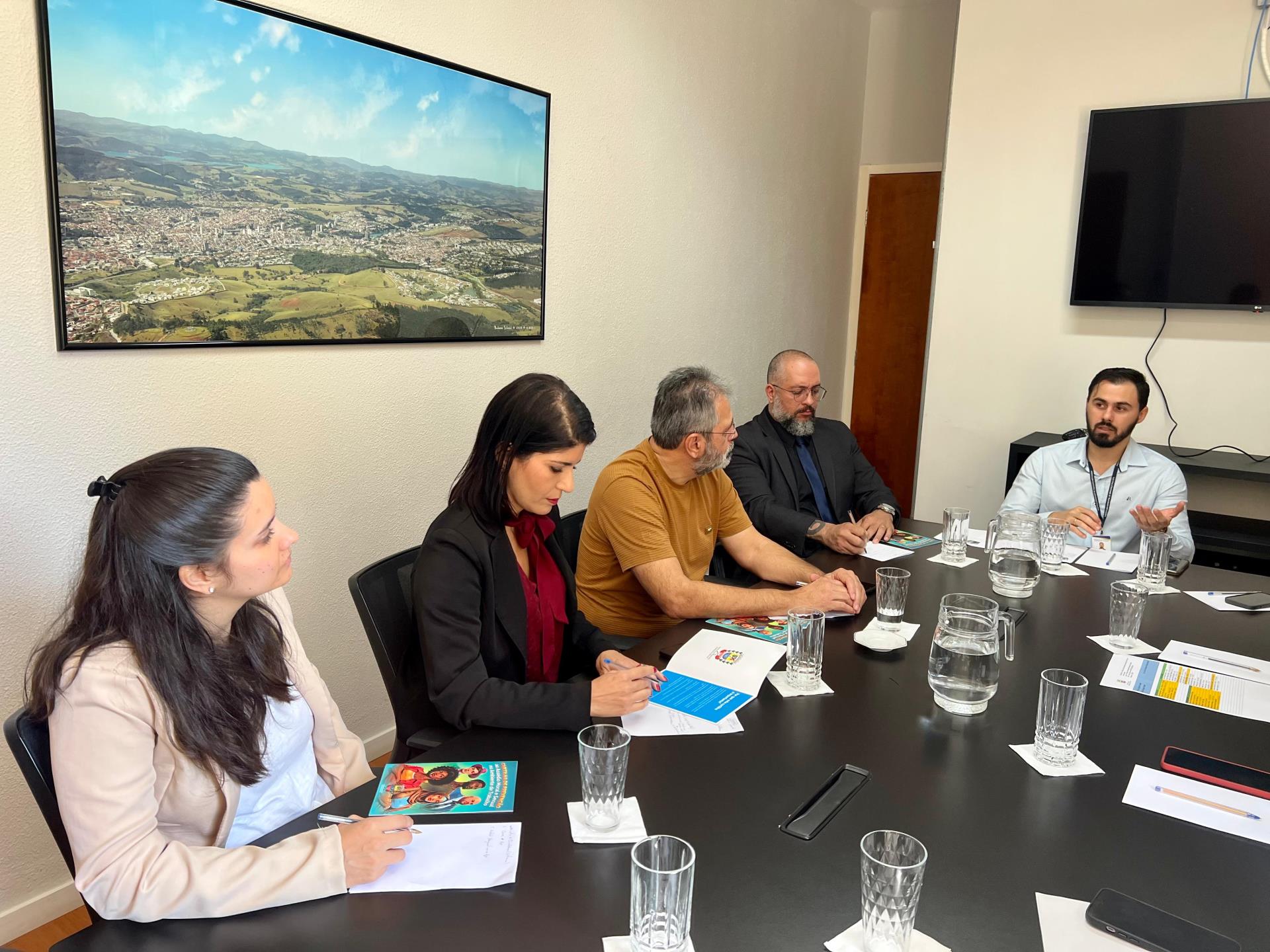 Prefeitura de Bragança Paulista recebe Controladoria de Ferraz de Vasconcelos pa