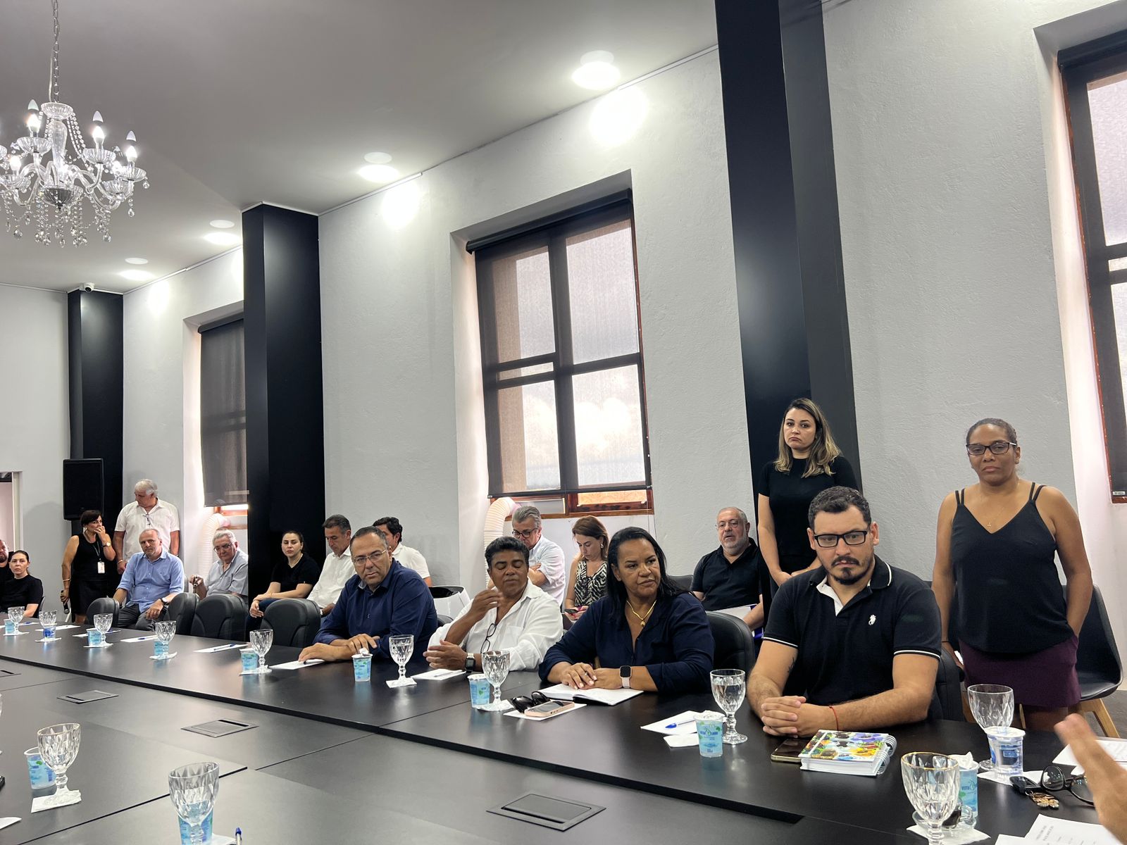 Prefeito Edmir Chedid realiza reuni&atilde;o com vereadores e secret&aacute;rios municipais em Bragan&ccedil;a Paulista (4)