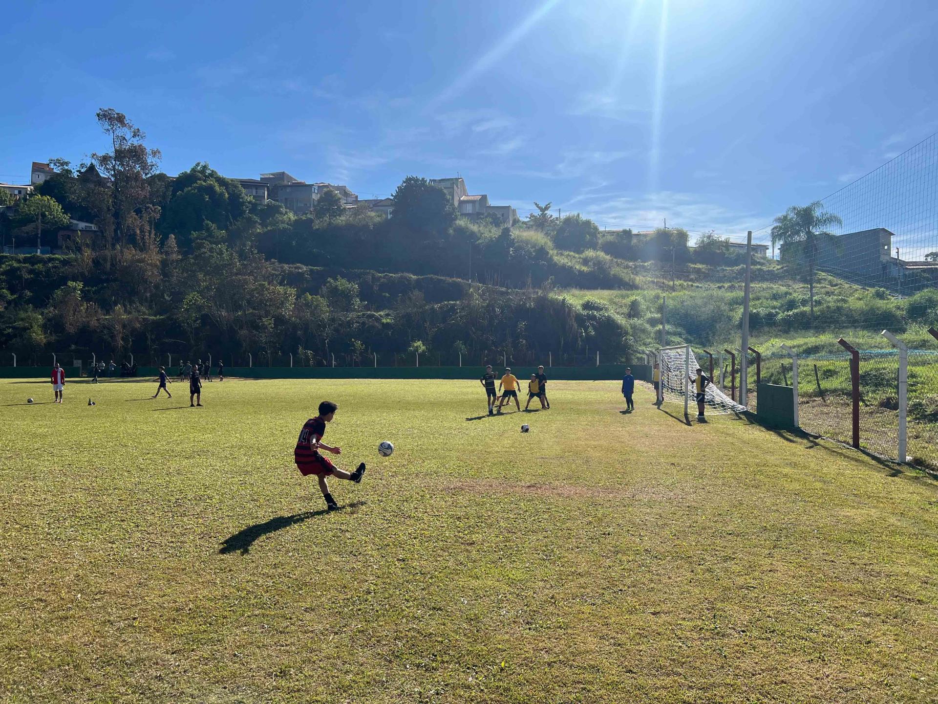10.06.2024 Comunidade do Formig&atilde;o E.C comemora revitaliza&ccedil;&atilde;o do campo de futebol (5)