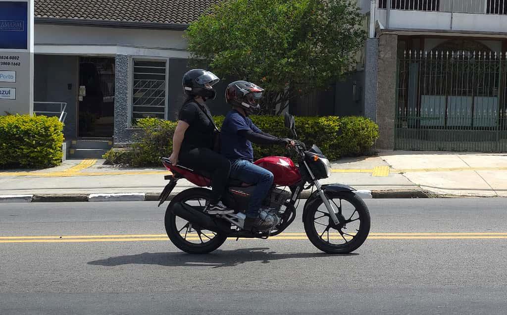 Profissionais de motot&aacute;xi e motofrete podem se inscrever em cursos obrigat&oacute;rios Foto 03
