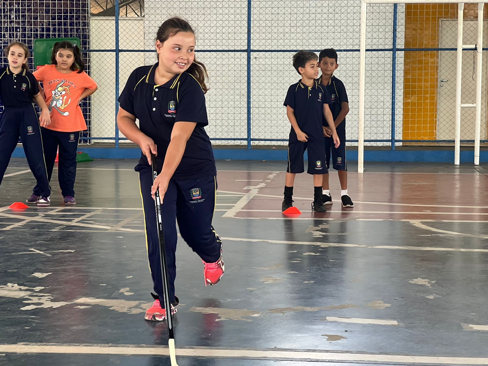 2023.04.18 Students from EM Padre Donato Vaglio practice Inline Hockey (3)