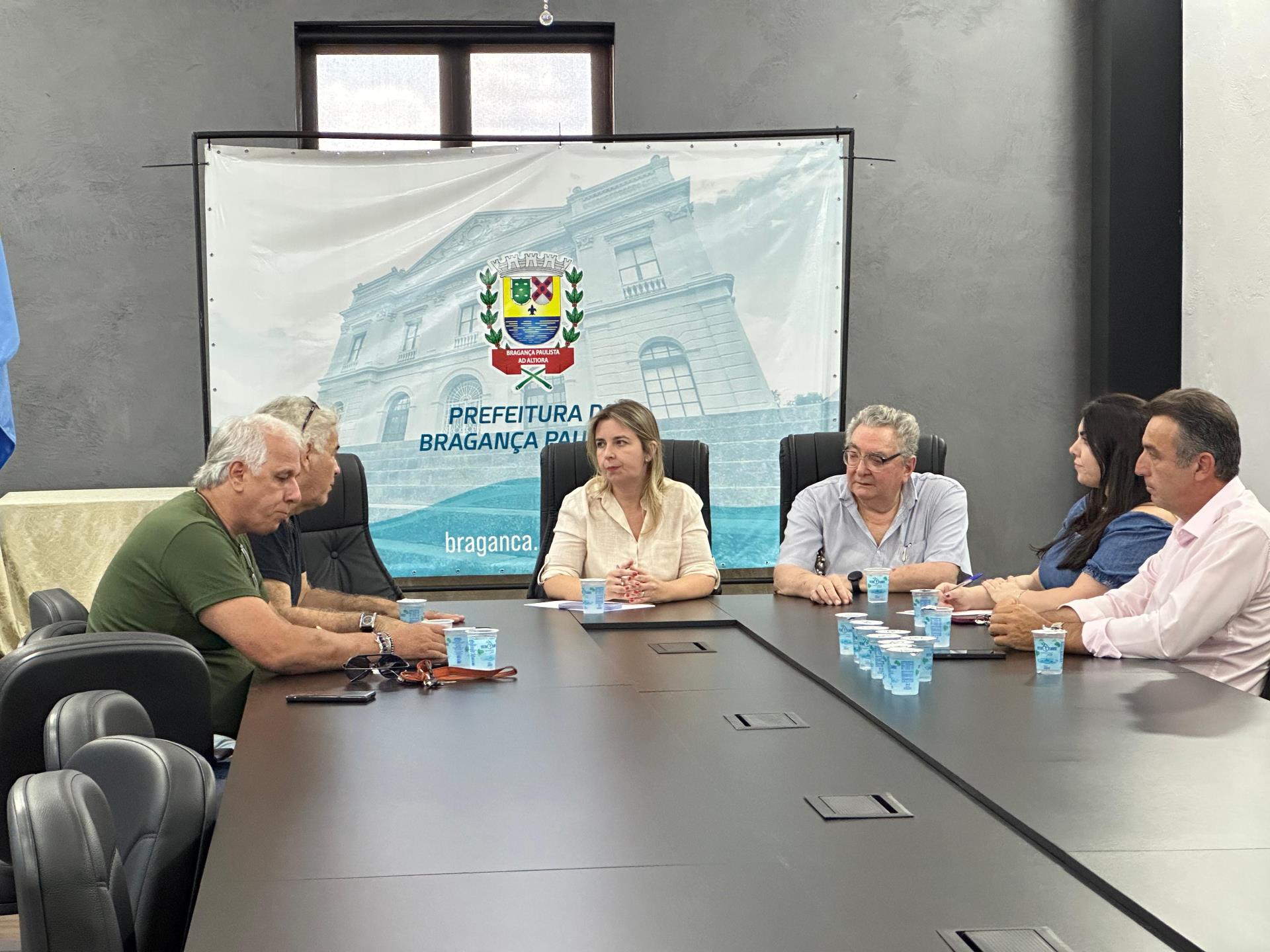 Equipe de Transi&ccedil;&atilde;o do Prefeito Eleito Edmir Chedid visita secretarias municipais em Bragan&ccedil;a Paulista (4)