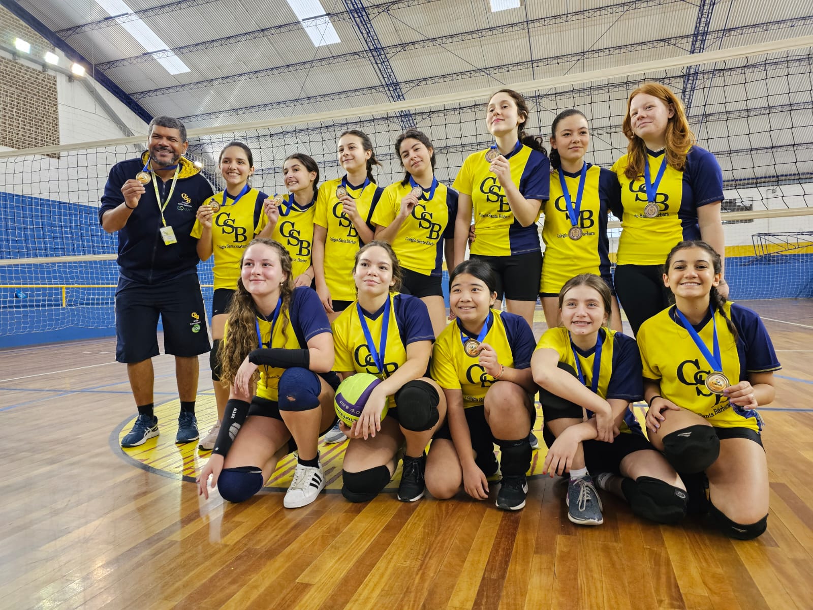 Festival de Esportes na modalidade de voleibol no Colégio Pio XII. - FEEMG  - Federação de Esportes Estudantis de Minas Gerais