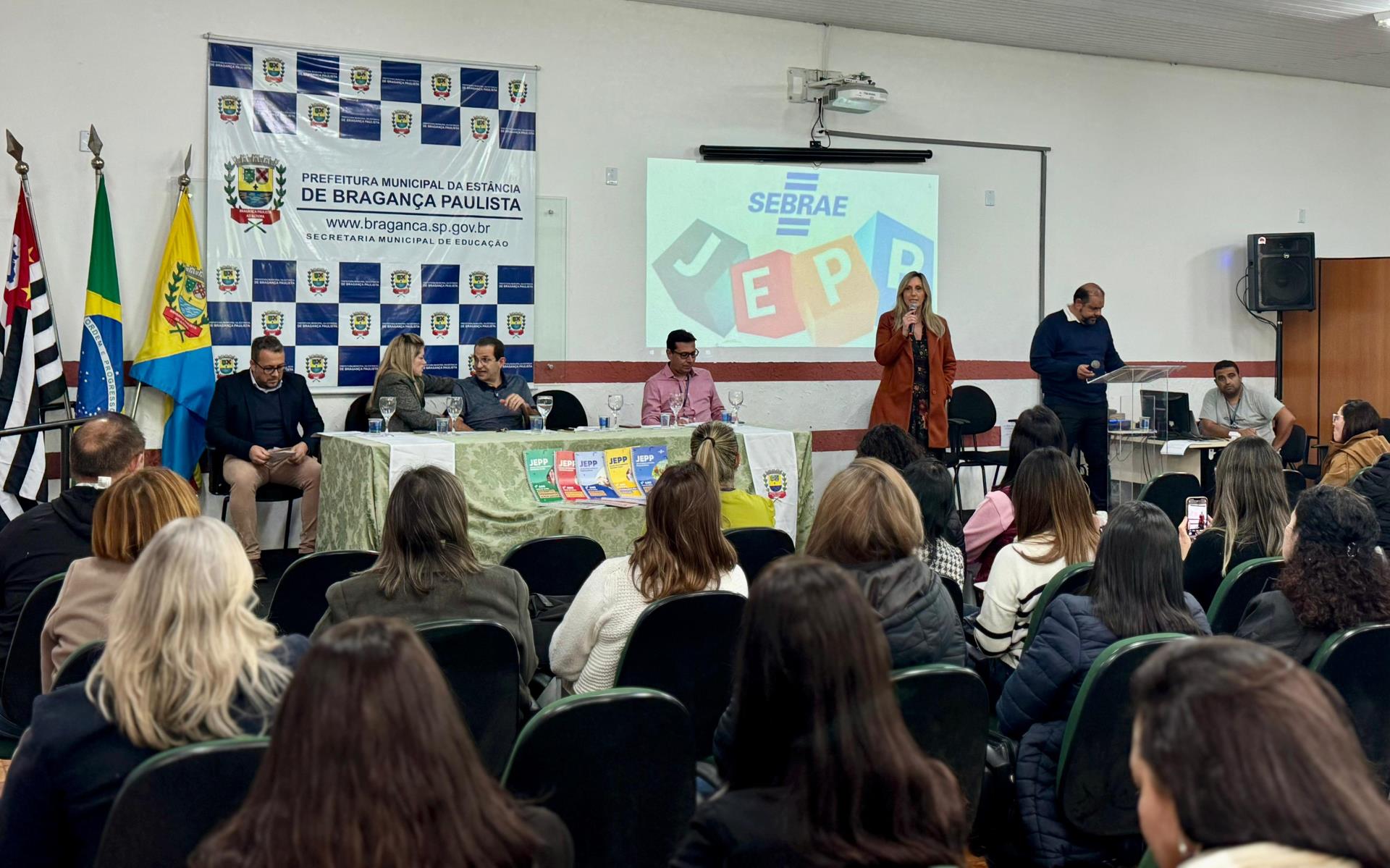 Prefeitura lan&ccedil;a Programa JEPP e entrega simb&oacute;lica d (4)