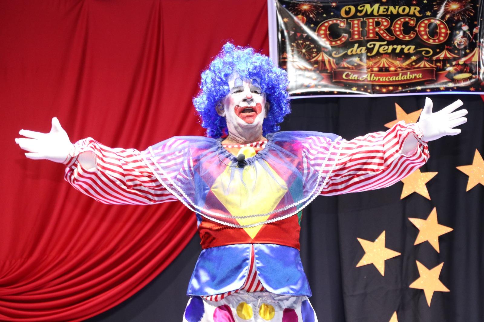 Magia e Afeto &ldquo;O Menor Circo da Terra&rdquo; encanta fam&iacute;lias no Teatro Carlos Gomes (4)