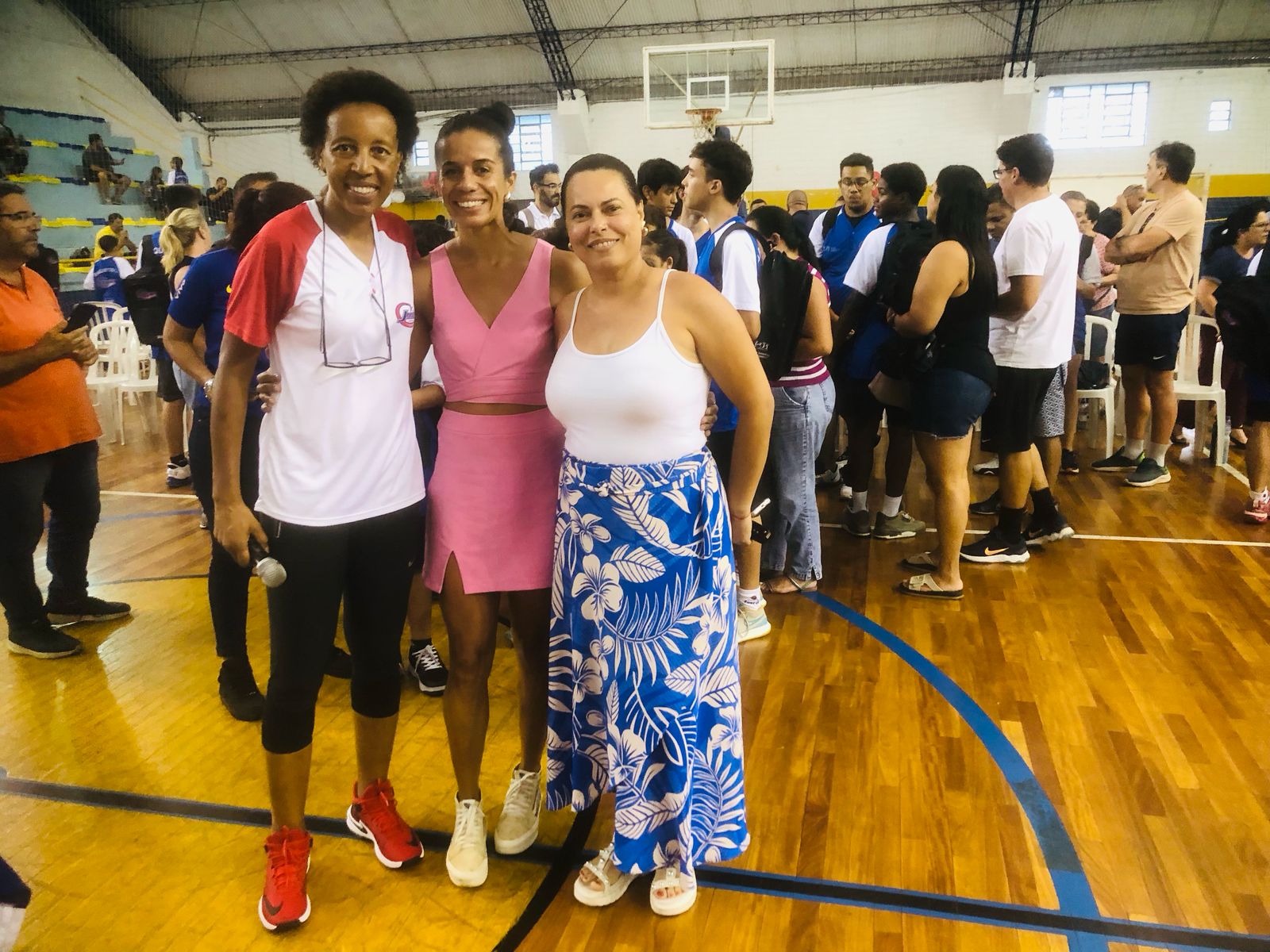 Janeth Arcain entrega uniformes em Bragan&ccedil;a Paulista (4)