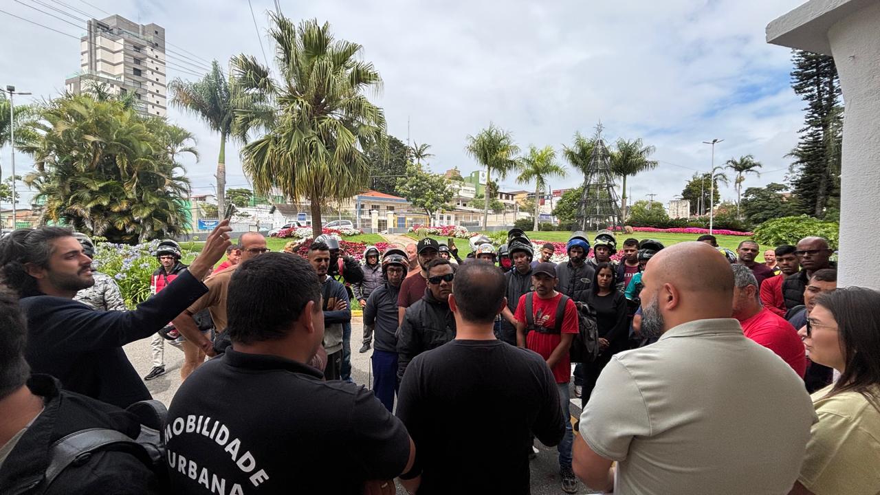 19.12.2025 Prefeitura dialoga com mototaxistas e entregadores por motocicleta (3)