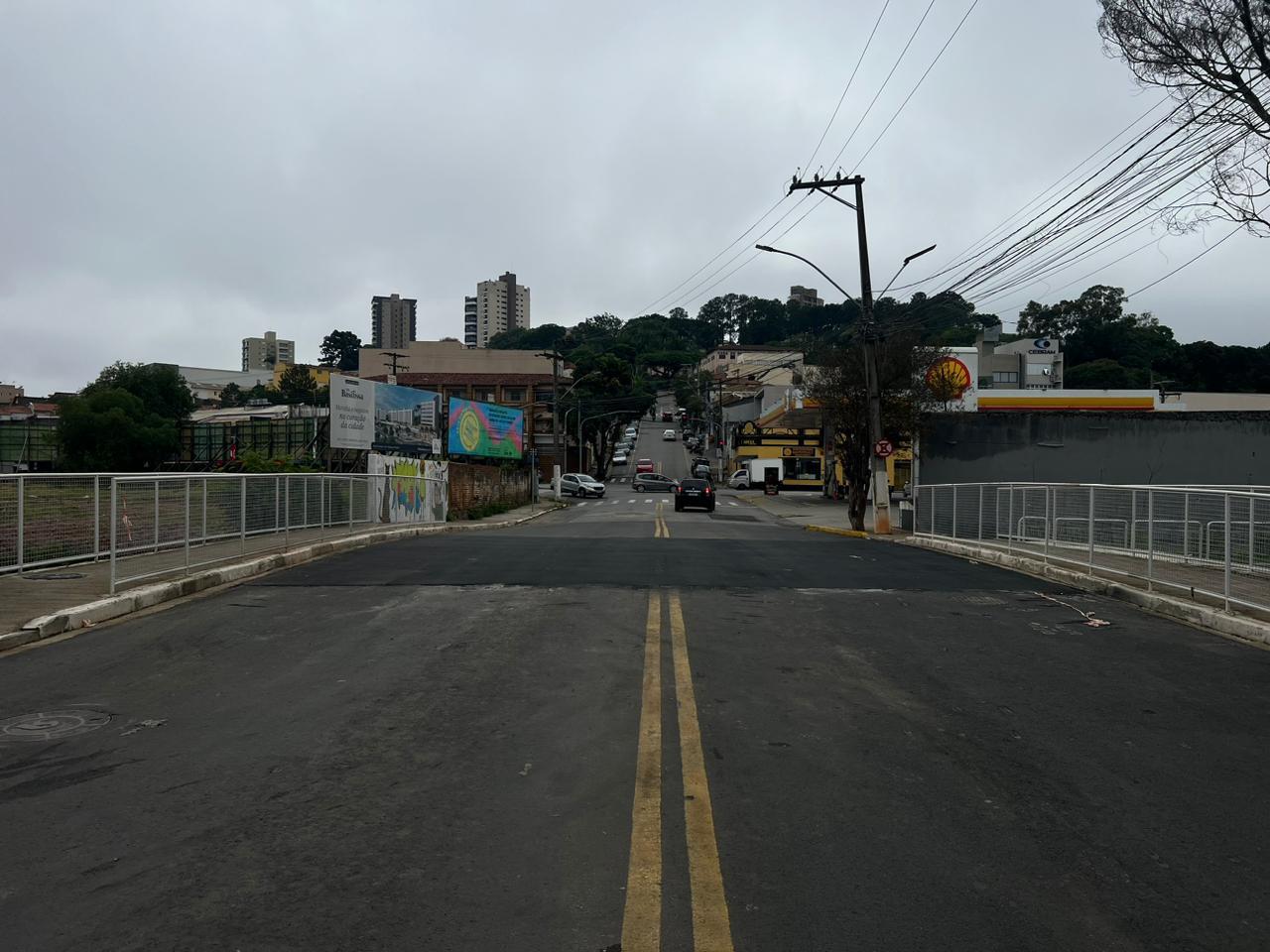 Via liberada Ponte da Rua Felipe Siqueira tem tr&aacute;fego normalizado  Foto 03