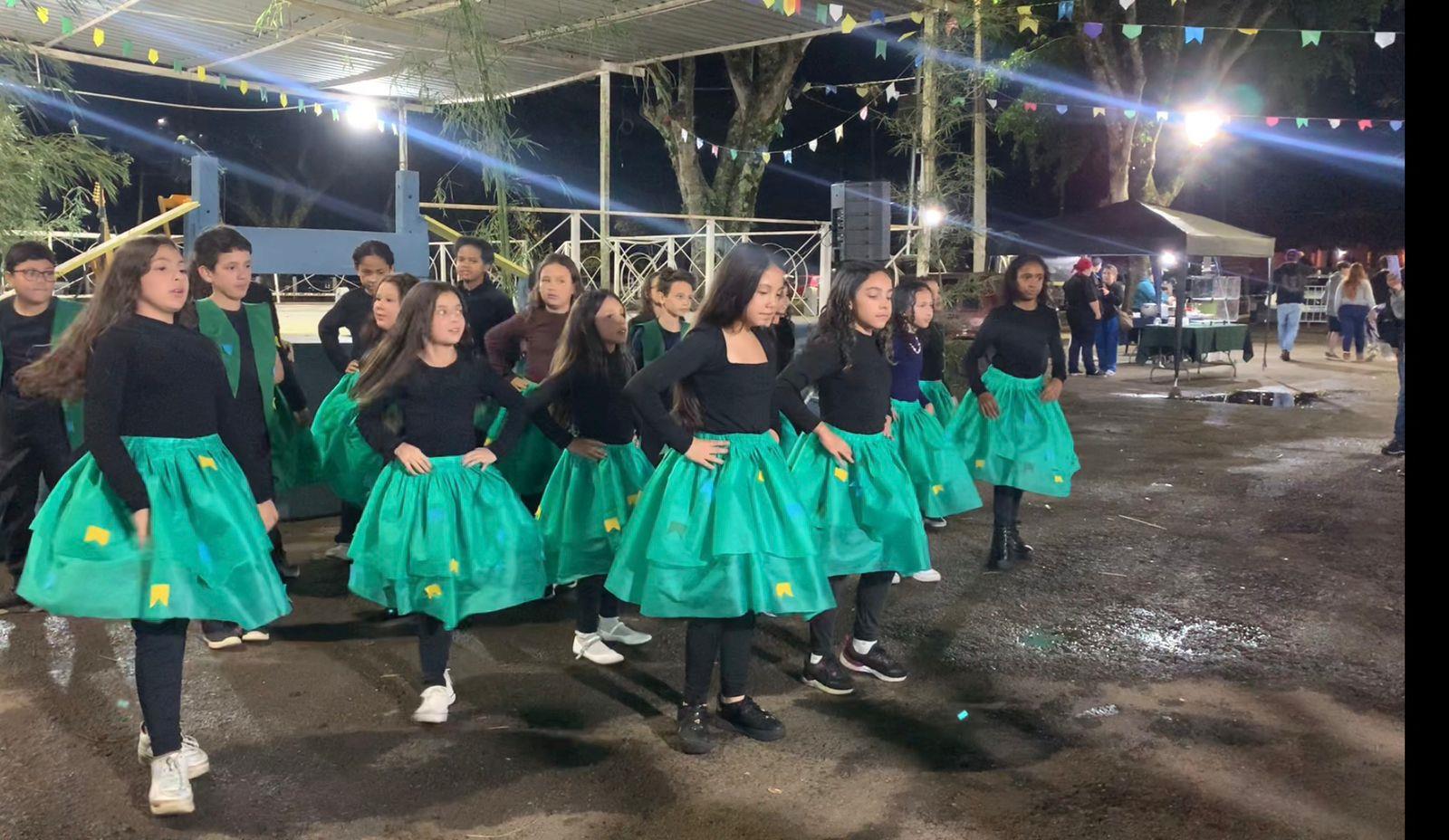 Feira Noturna ter&aacute; show de Marcelo Cowboy e participa&ccedil;&atilde;o da Escola Municipal Carlos Frederico nesta quinta-feira 02