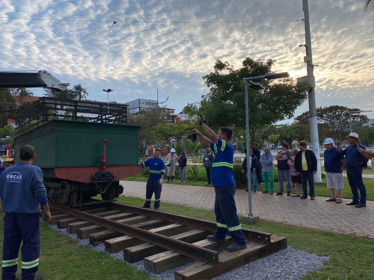 17.10.2022 Conclu&iacute;da transfer&ecirc;ncia da locomotiva para cabeceira do Lago do Tabo&atilde;o (3)