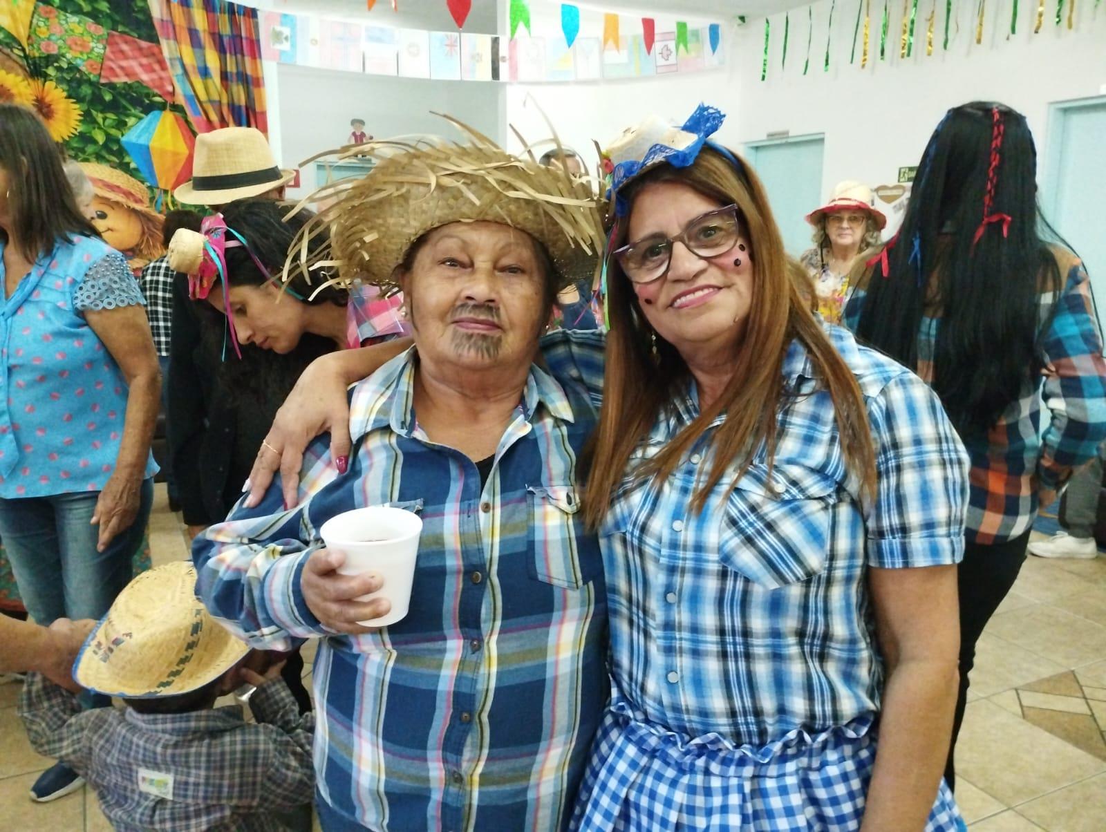 Festa Julina da terceira idade espanta a solidão com muita alegria e quadrilha (3)