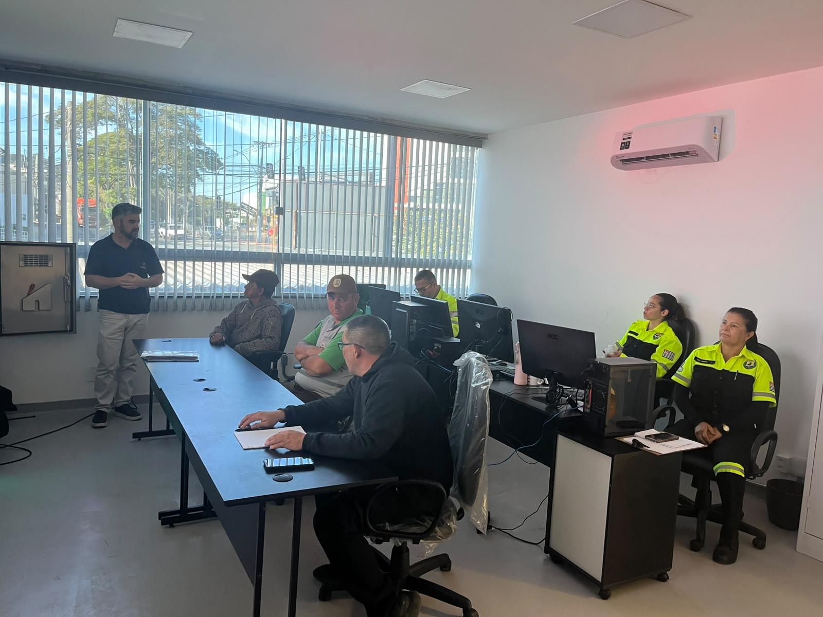Mobilidade Urbana avan&ccedil;a com capacita&ccedil;&atilde;o em tecnologia semaf&oacute;rica inteligente em Bragan&ccedil;a Paulista (4)