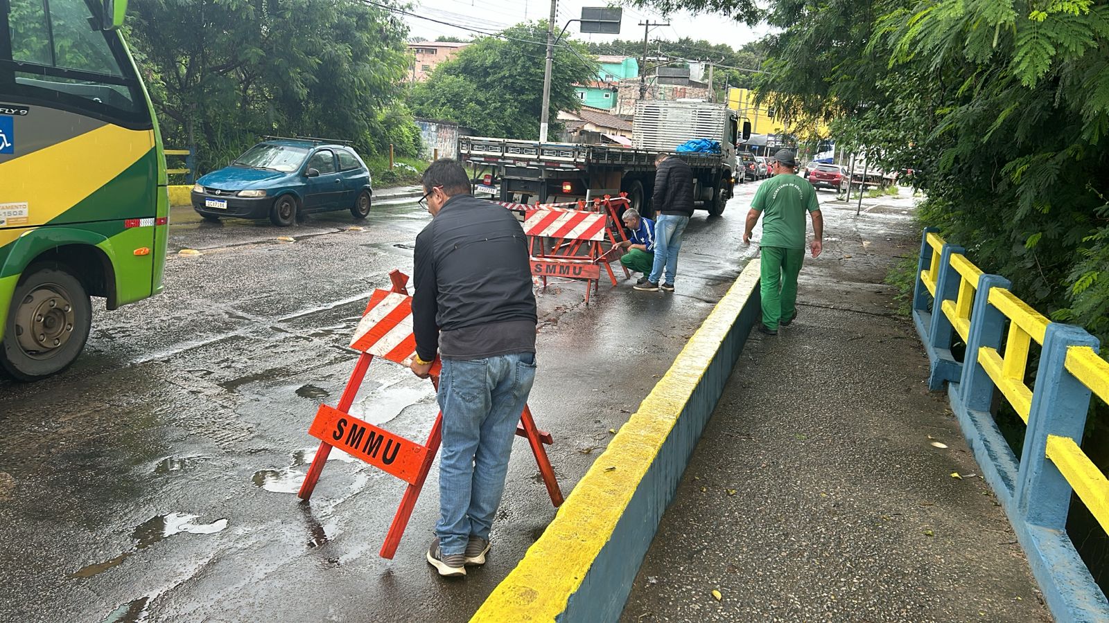 Prefeitura de Bragança Paulista interdita parcialmente Ponte na Rua Aquiles Bianchi para reparos de emerg