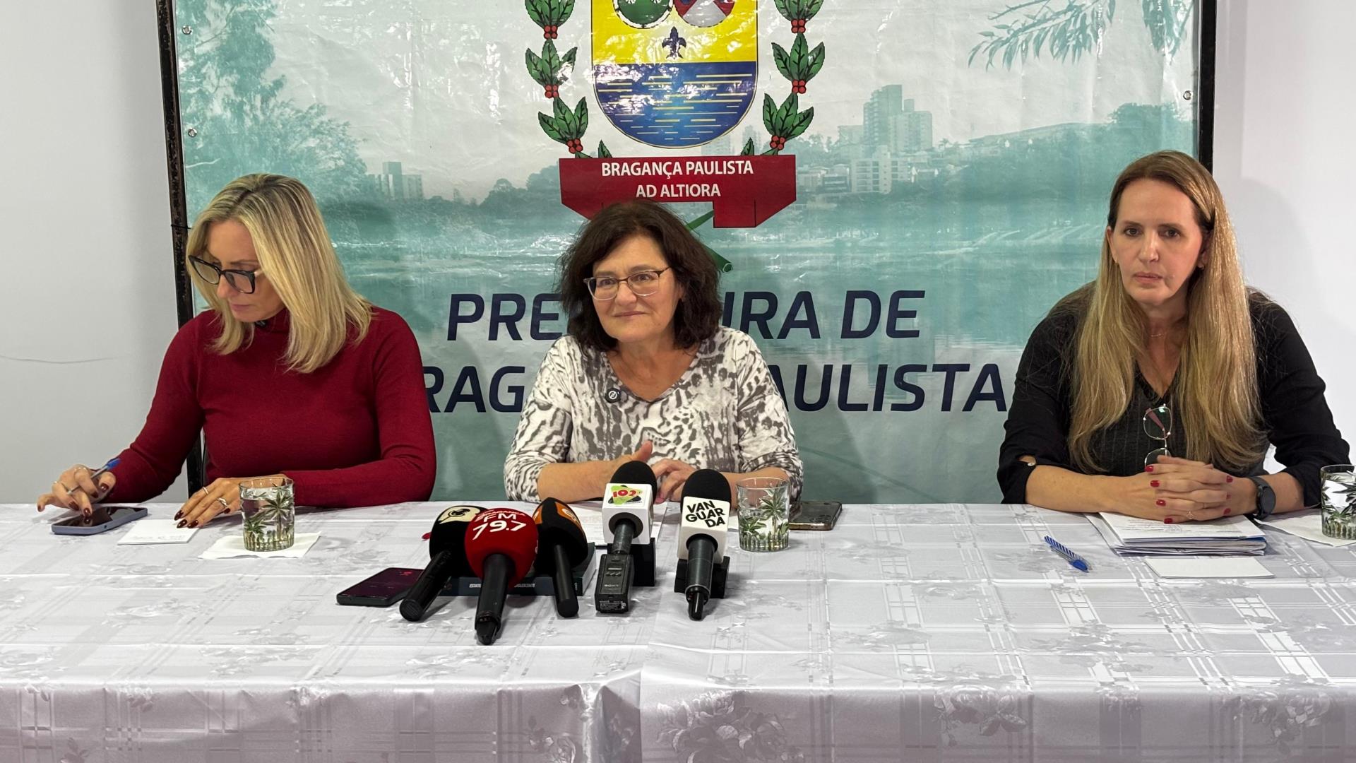 Coletiva de imprensa detalha investiga&ccedil;&atilde;o de meningite e medidas de vigil&acirc;ncia epidemiol&oacute;gica na rede escolar 04