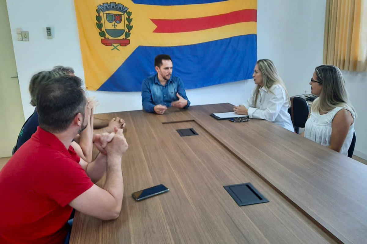 10.11.2022 Educa&ccedil;&atilde;o recebe comitiva de Muzambinho para apresentar instala&ccedil;&otilde;es do Polo UAB de Bragan&ccedil;a Paulista (1)