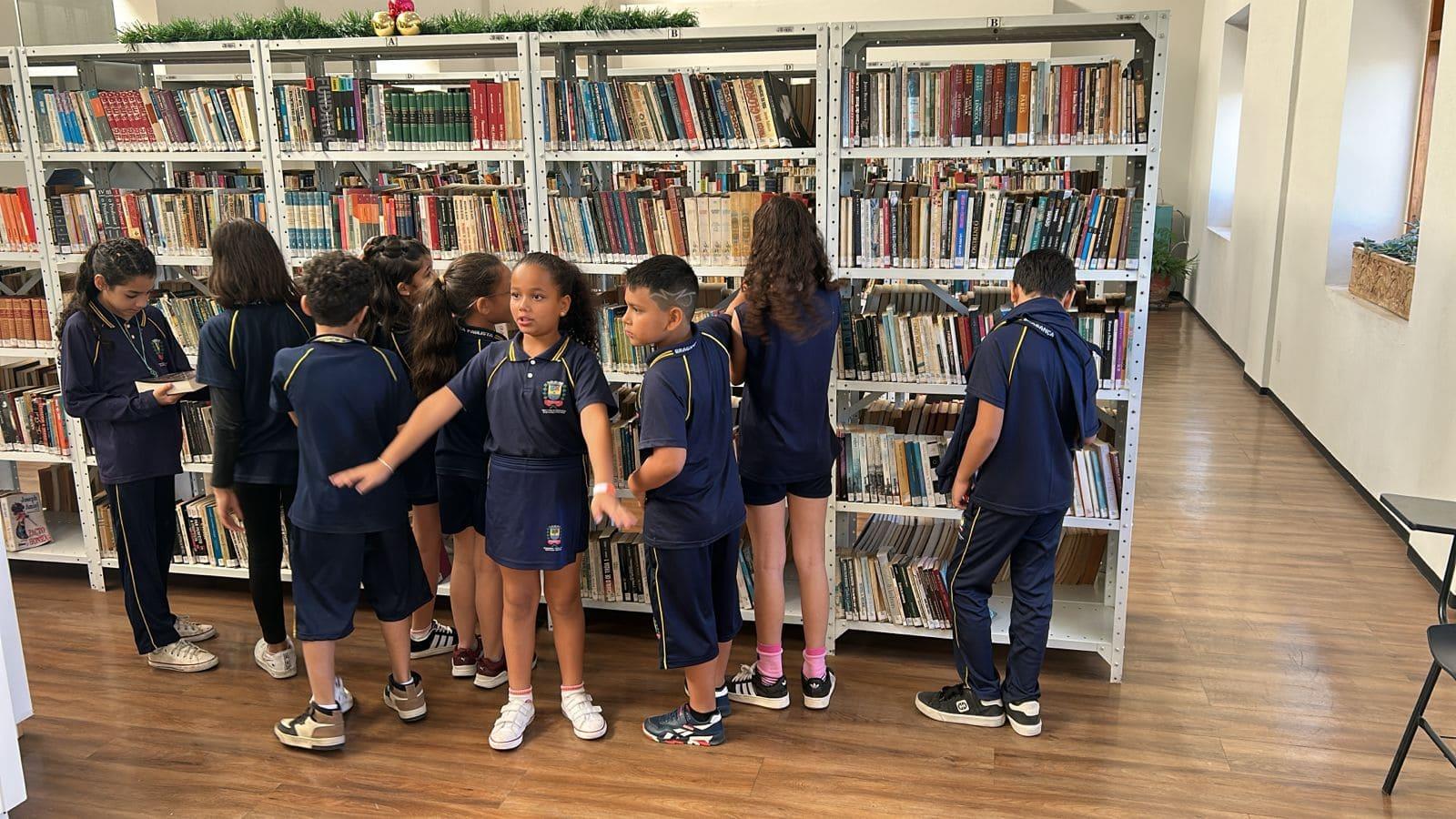Alunos do 4º ano da E.M. Zitta de Mello Barbosa durante as atividades do Programa Turismo na Escola, em visita ao Centro Cultural (4)
