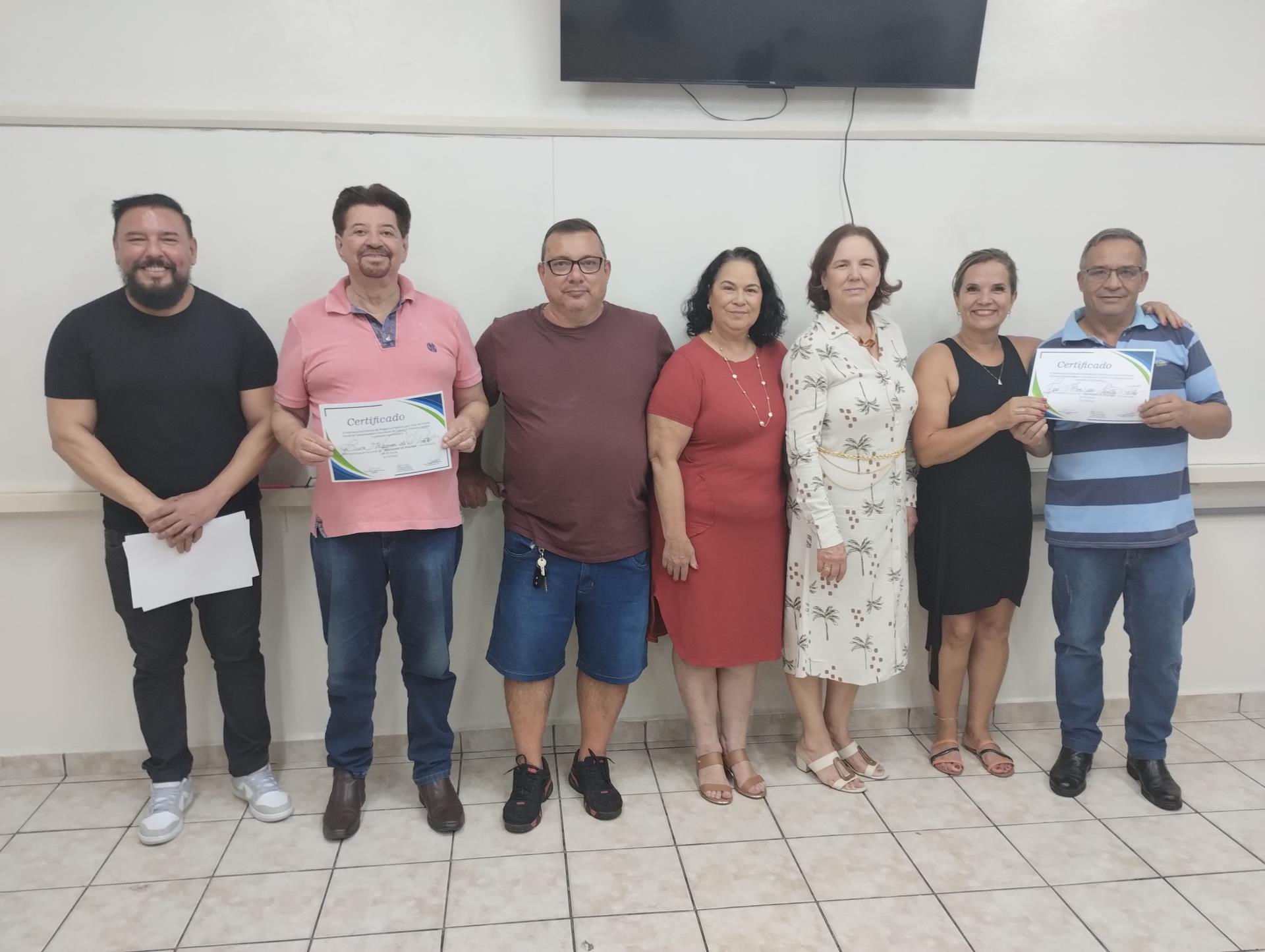 Fundo Social entrega certificados aos alunos do curso de qualificação profissional