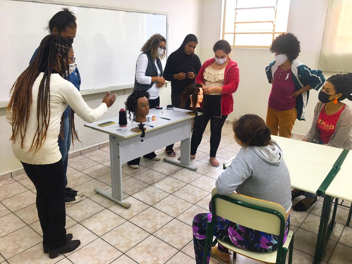 Comunidade ganha Centro de Capacita&ccedil;&atilde;o e Treinamento no bairro Henedina Cortez (5)