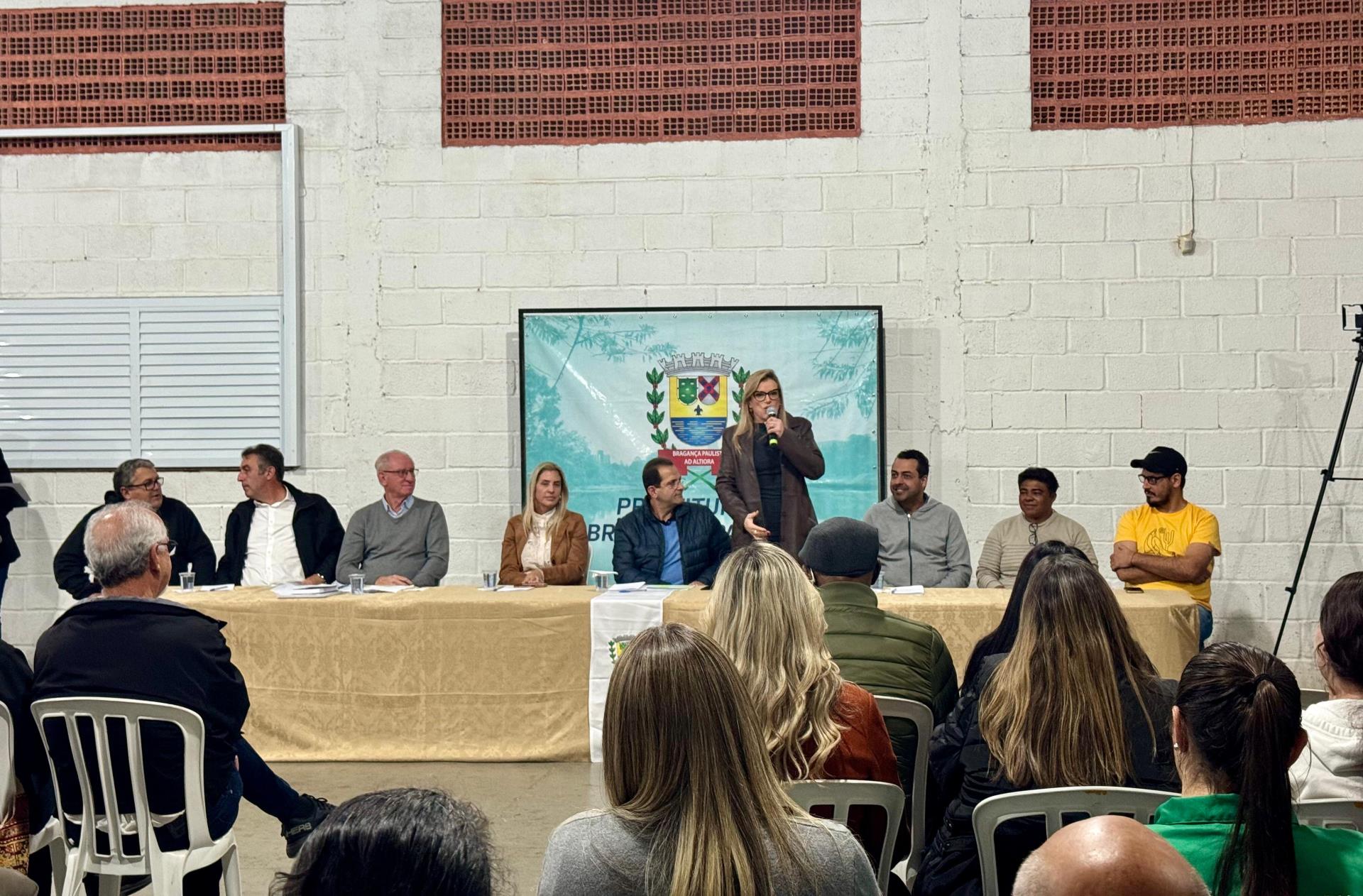 Reuni&atilde;o comunit&aacute;ria regi&atilde;o do &Aacute;gua Comprida 04