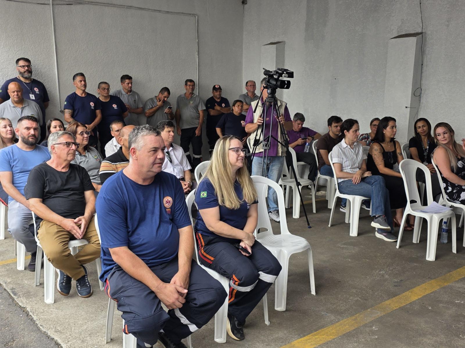 5 Administração entrega novas jaquetas aos motoristas do Programa de Transporte Agendado