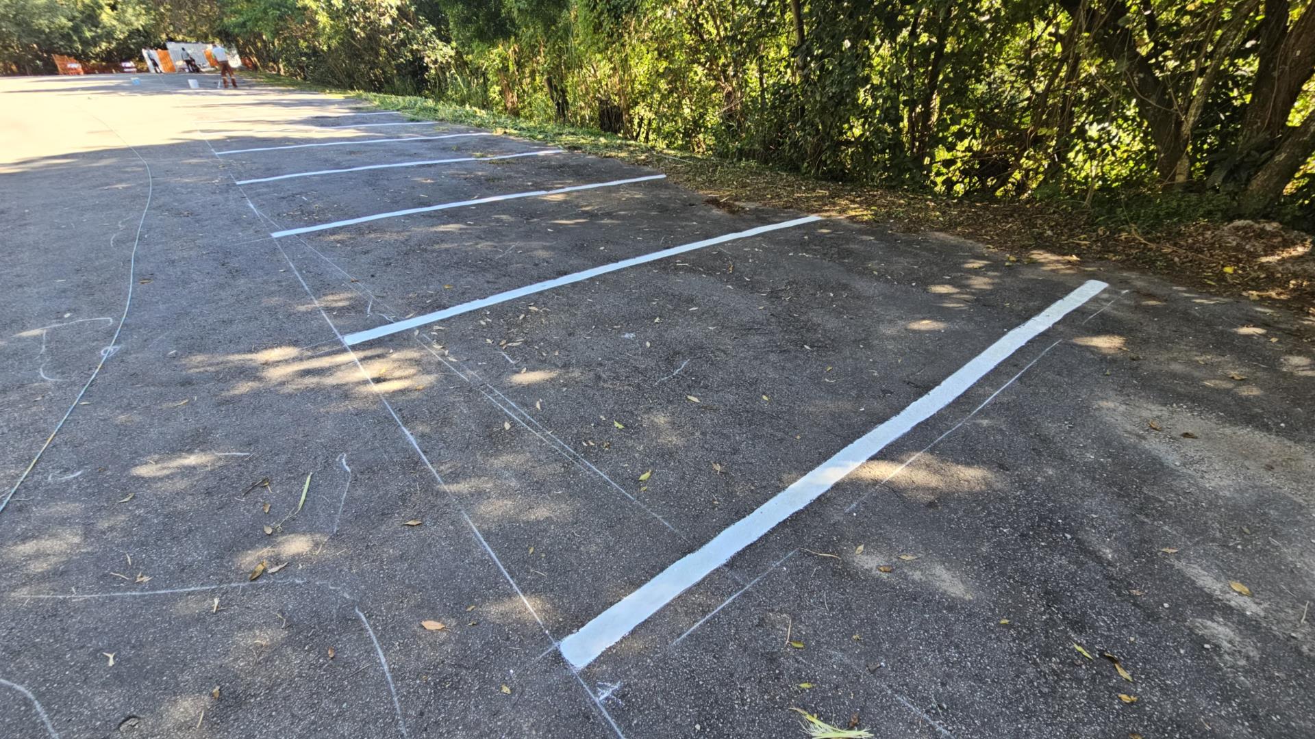 Prefeitura realiza pintura e sinaliza&ccedil;&atilde;o em um dos estacionamentos do Pa&ccedil;o Municipal