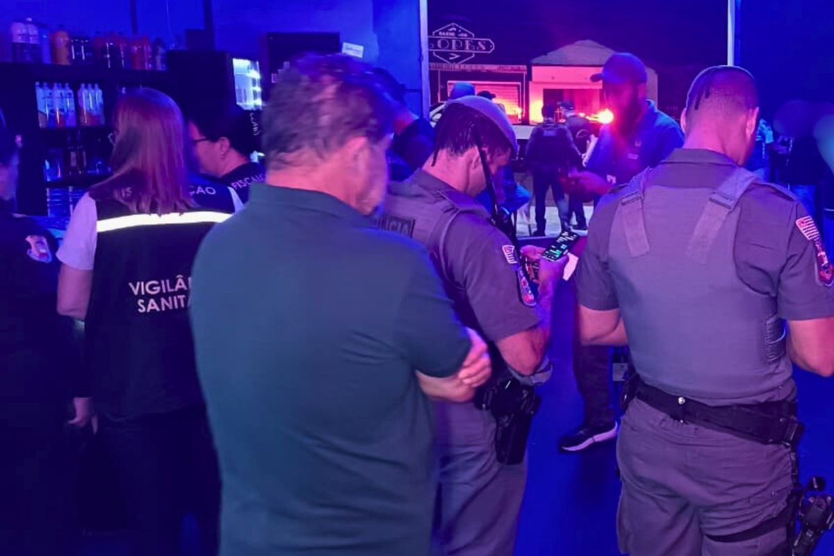 Opera&ccedil;&atilde;o integrada fiscaliza adegas e lounges em diferentes bairros de Bragan&ccedil;a Paulista (4)