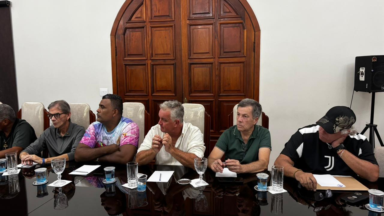 Reuni&atilde;o define primeiros passos para viabilizar desfiles de carnavais em 2027  (4)
