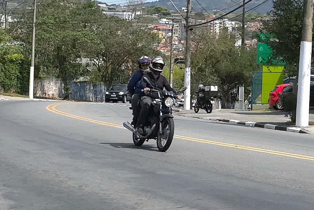 Profissionais de motot&aacute;xi e motofrete podem se inscrever em cursos obrigat&oacute;rios Foto 04