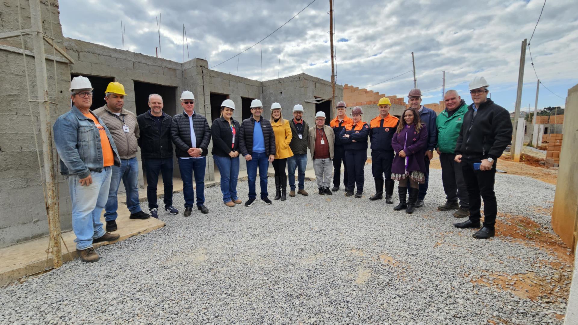 Prefeitura de Bragan&ccedil;a Paulista acompanha avan&ccedil;o das obras do Conjunto Habitacional Bragan&ccedil;a F3