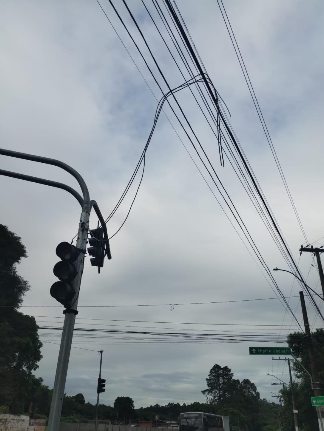 R&aacute;pida a&ccedil;&atilde;o da GCM resulta em pris&atilde;o por furto de cabos de sem&aacute;foro Foto 04