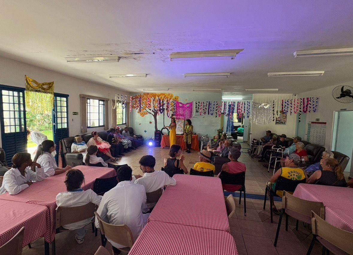SEMADS promove Carnaval dos Idosos com integra&ccedil;&atilde;o, m&uacute;sica e conviv&ecirc;ncia (4)