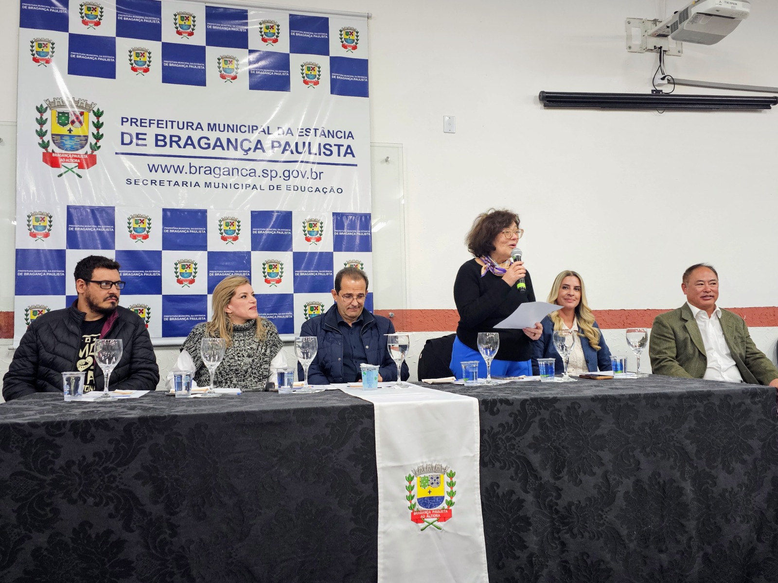 68 pessoas s&atilde;o beneficiadas com a entrega de aparelhos auditivos 4