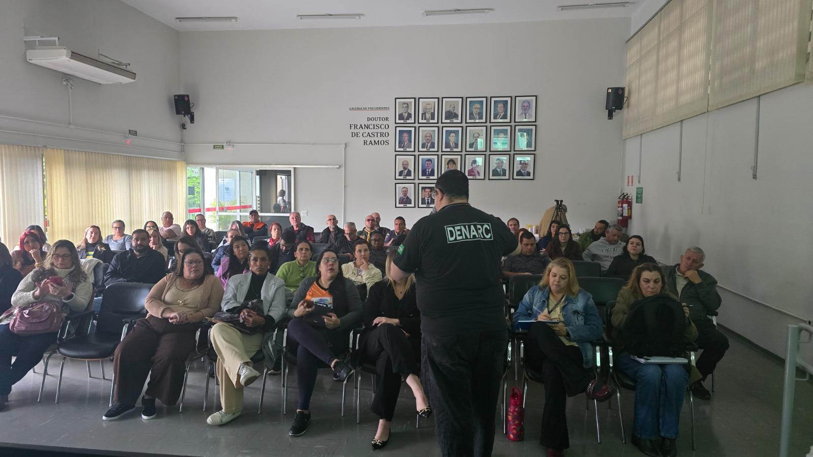 Curso de Educa&ccedil;&atilde;o sobre Drogas para Agentes Facilitadores &eacute; aberto em Bragan&ccedil;a Paulista 04