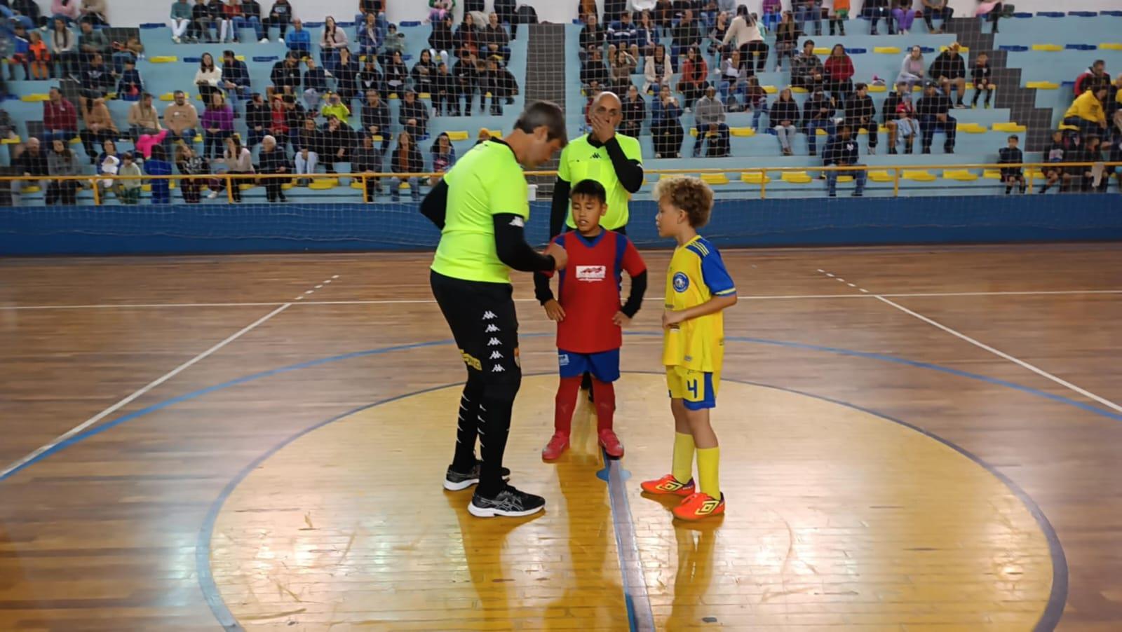 Abertura do Campeonato de Futsal de Menores de Bragan&ccedil;a Paulista re&uacute;ne um bom p&uacute;blico no Louren&ccedil;&atilde;o (5)