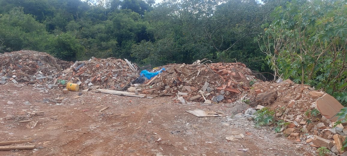 Secretaria Municipal do Meio Ambiente fiscaliza descarte irregular de res&iacute;duos s&oacute;lidos em Bragan&ccedil;a Paul