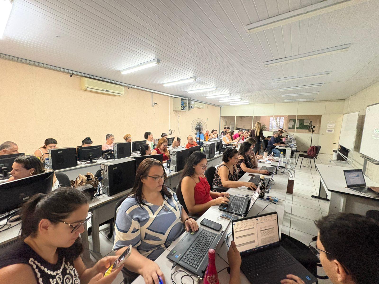 Intelig&ecirc;ncia artificial e nova lei de licita&ccedil;&otilde;es s&atilde;o temas de capacita&ccedil;&atilde;o aos servidores municipais (4)