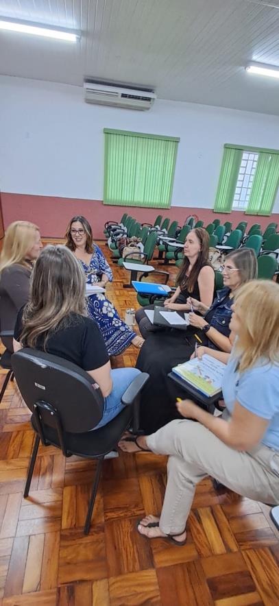 Rede municipal realiza encontro de forma&ccedil;&atilde;o para fortalecer ensino nas escolas Foto 04