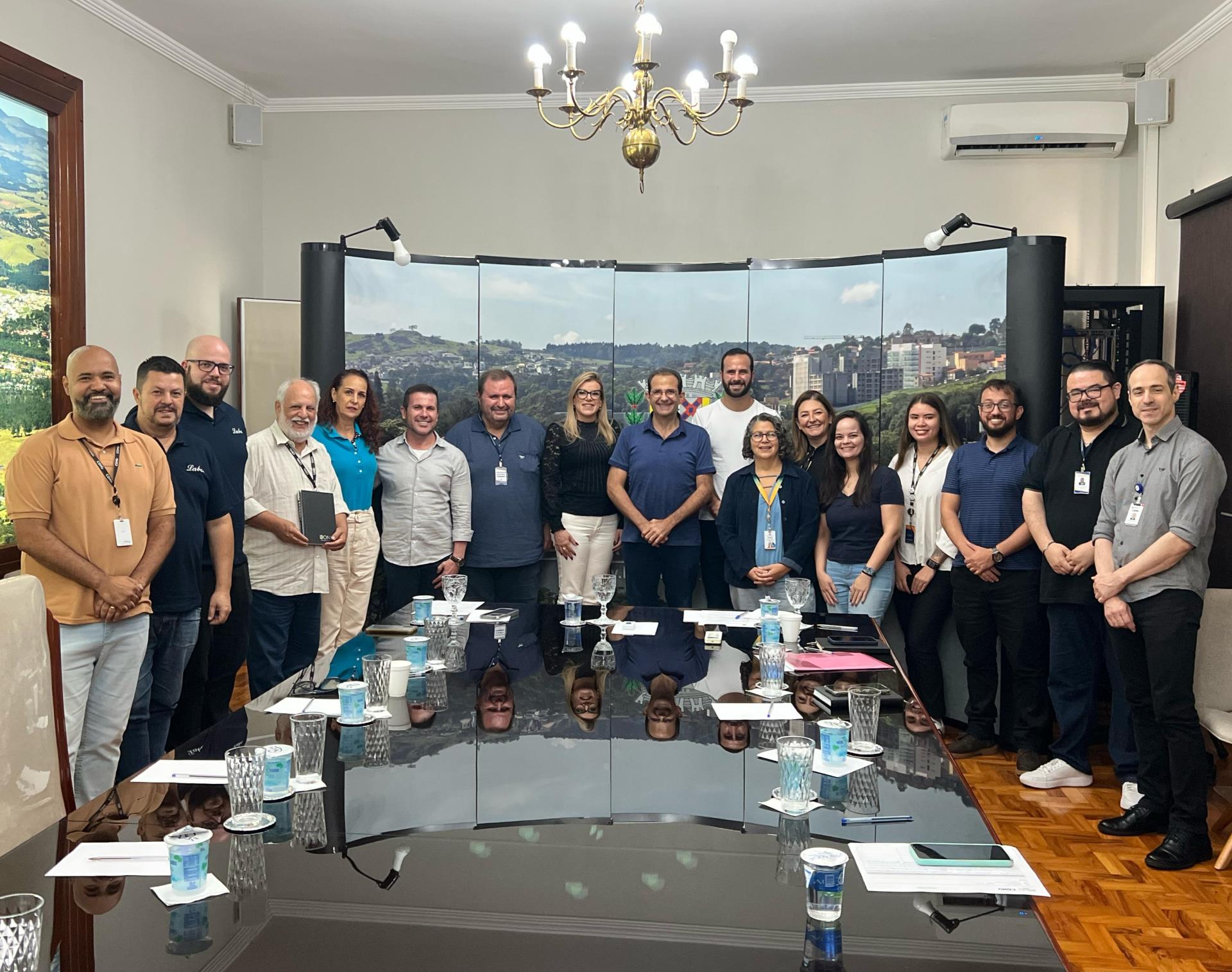 Carreta da CDHU chega a Bragança Paulista para facilitar atendimento a mutuários (5)