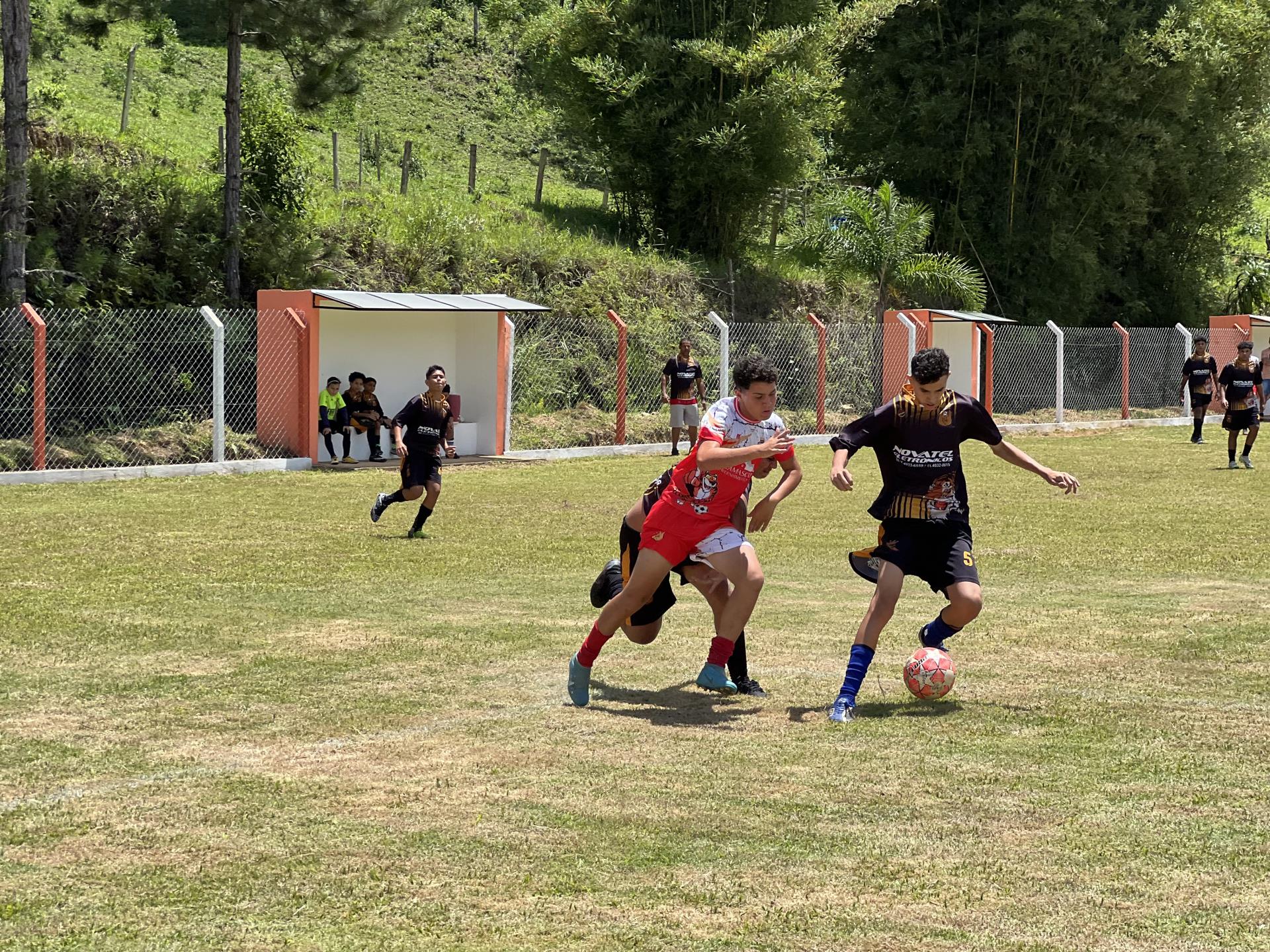 Prefeitura de Bragan&ccedil;a Paulista entrega reforma do Campo do Morro Grande Est&aacute;dio Rubens Baptista (5)