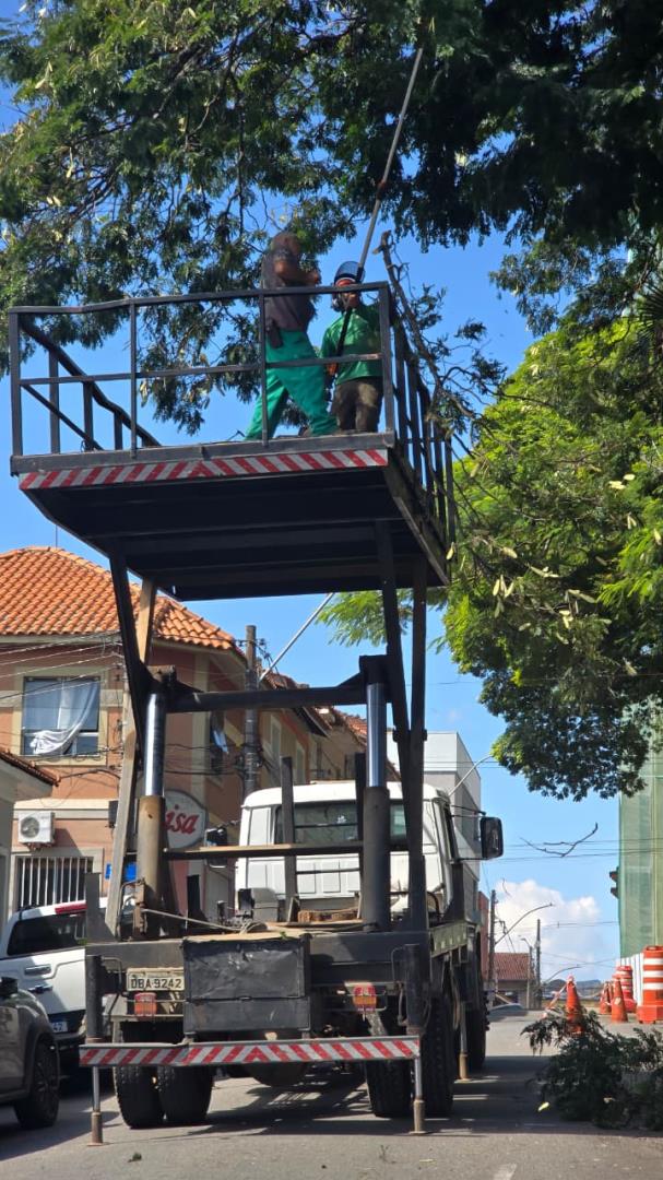 For&ccedil;a-tarefa de zeladoria realiza grande manuten&ccedil;&atilde;o no Centro Foto 04