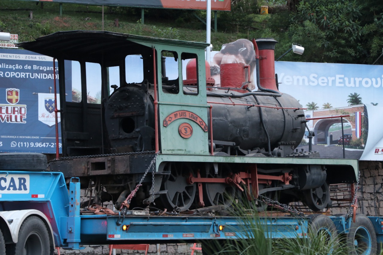 17.10.2022 Conclu&iacute;da transfer&ecirc;ncia da locomotiva para cabeceira do Lago do Tabo&atilde;o (4)