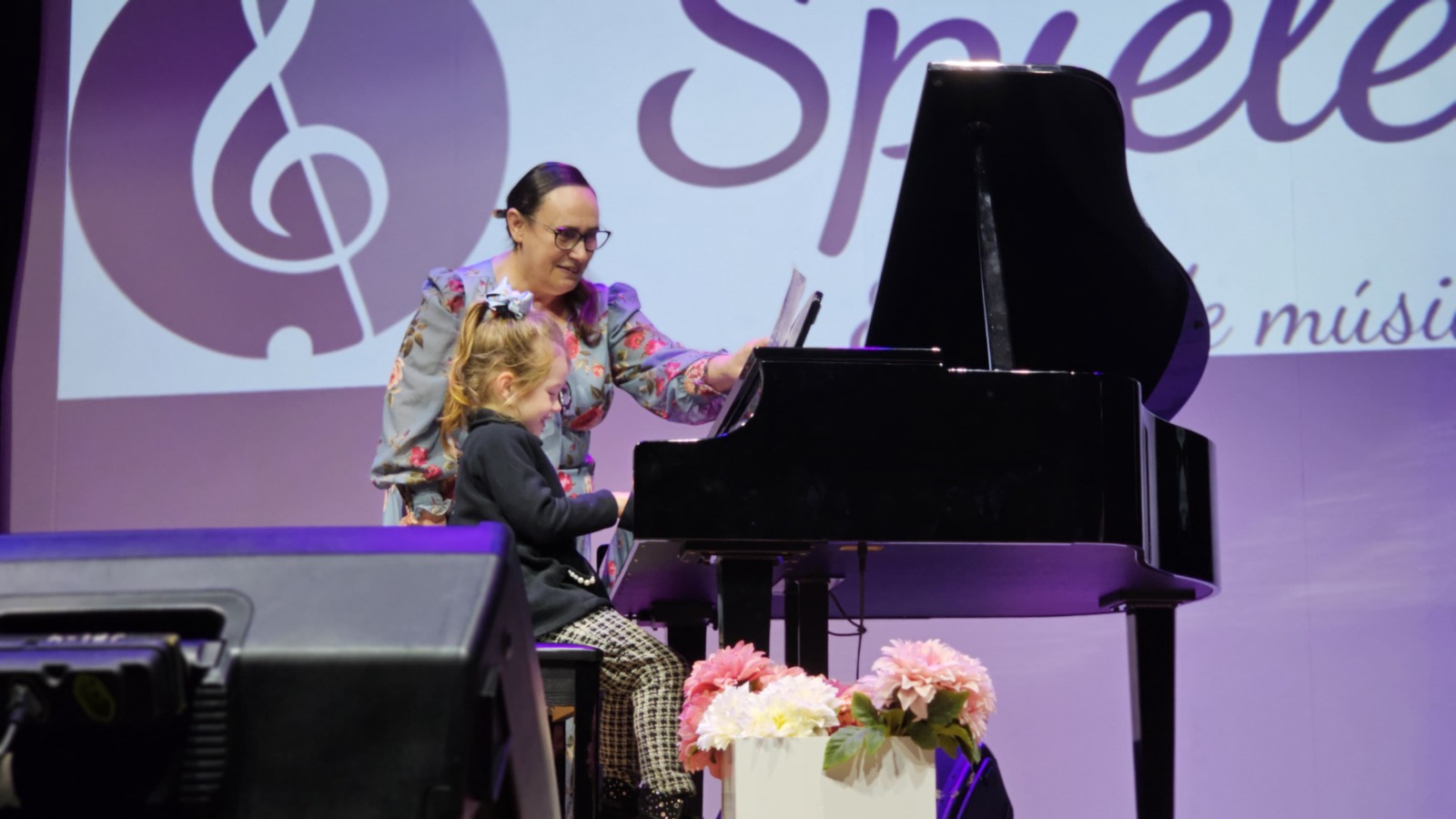 Recital de Piano Spielen no Maio Cultural 2025 arrecada quase 100 kg de alimentos para o Fu (5)