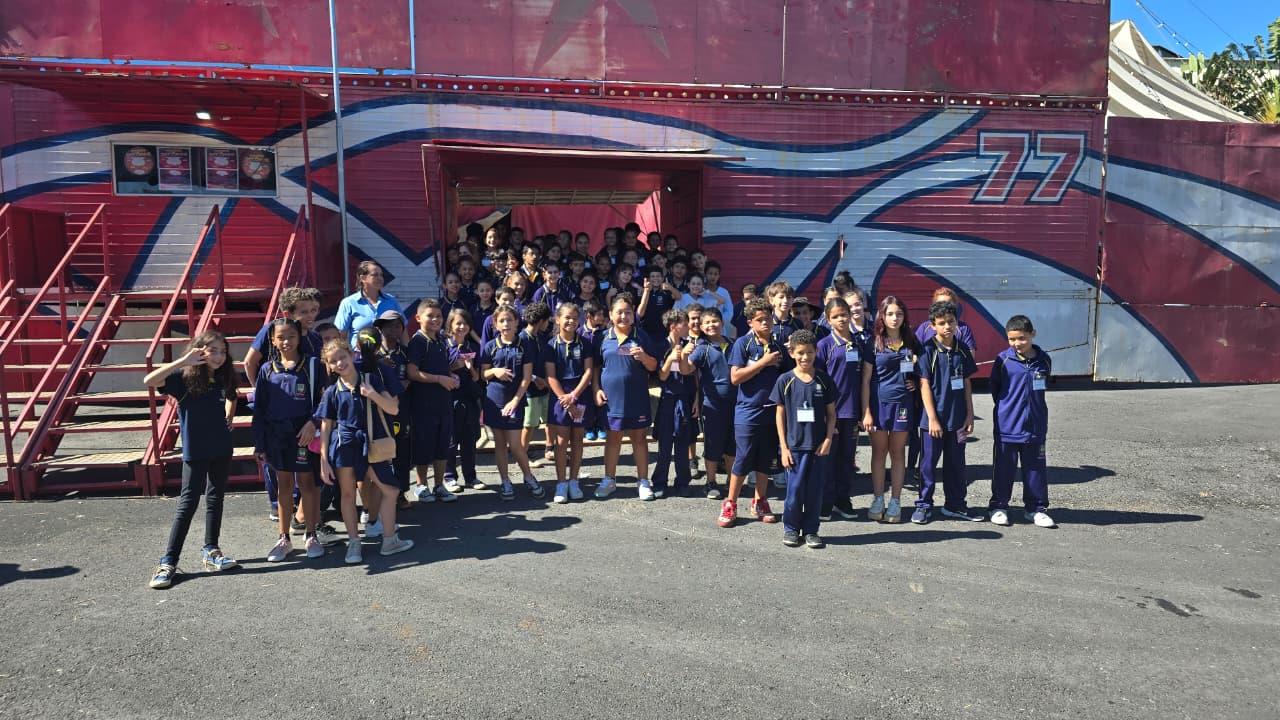 Alunos da rede municipal participam de espet&aacute;culo do Circo Las Vegas (5)