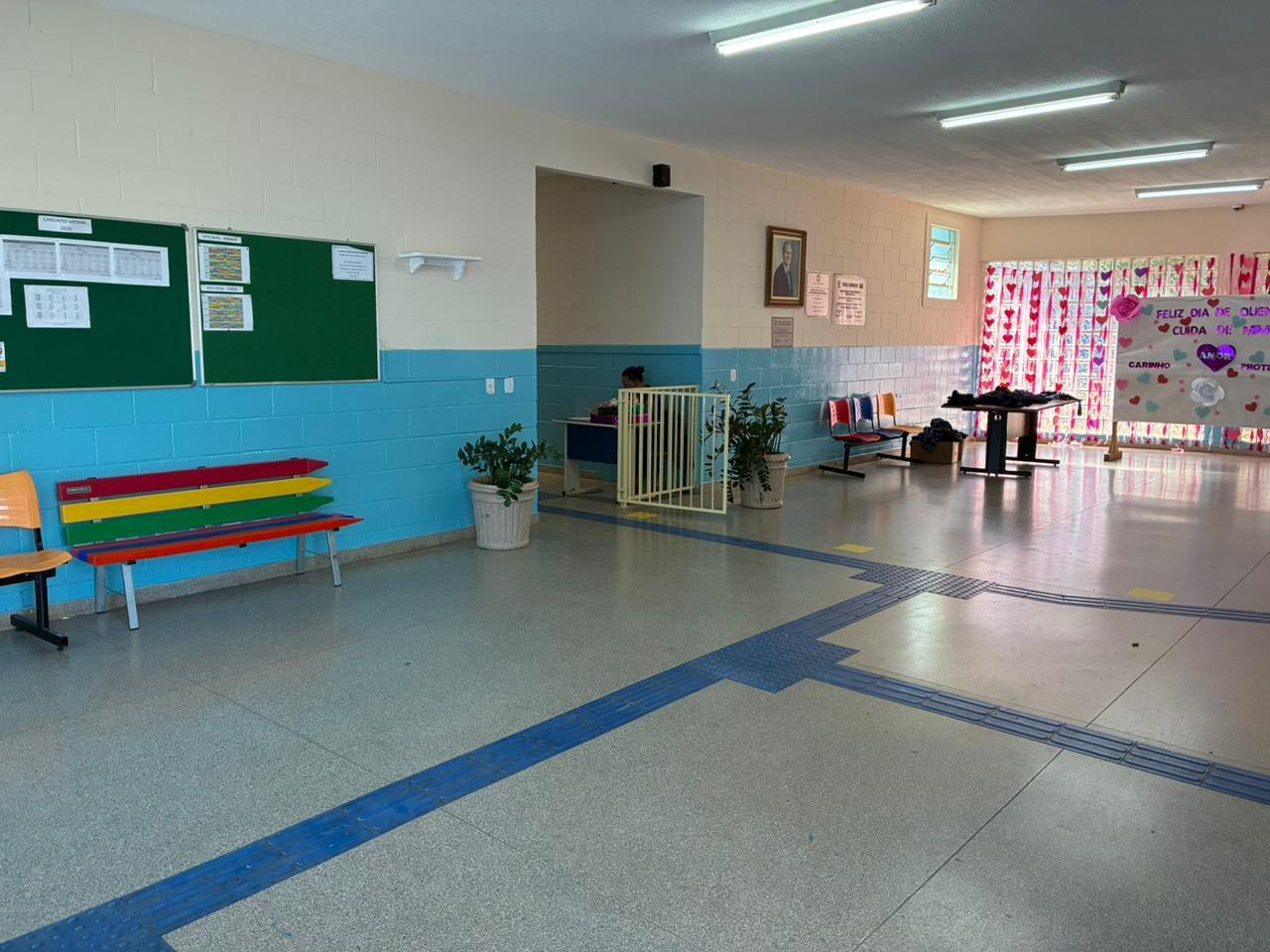 Escola Municipal Prof. Abner Ant&ocirc;nio Sperendio ganha novo visual ap&oacute;s revitaliza&ccedil;&atilde;o 04