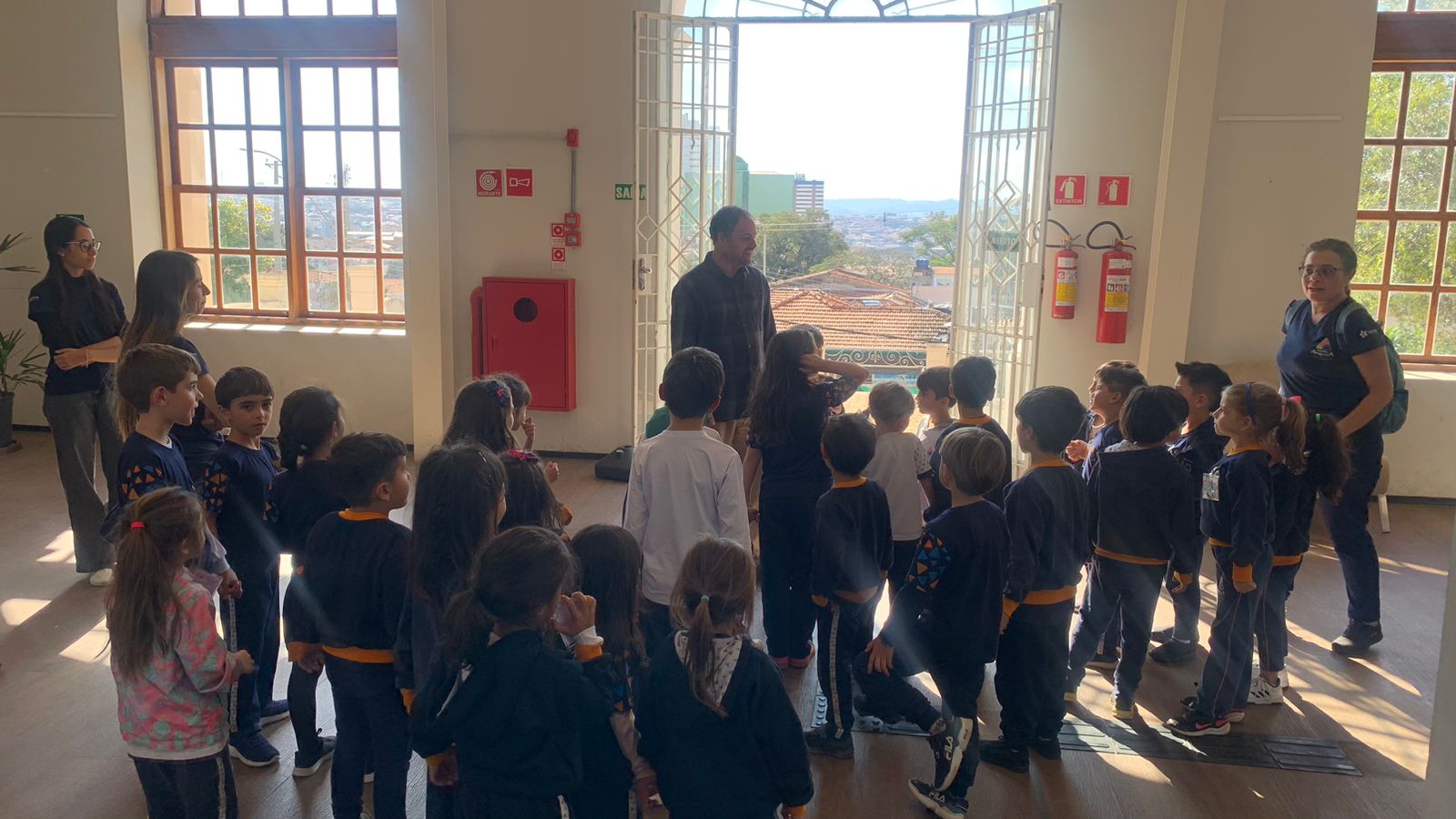 Alunos da Escola Jardim América visitam Centro Cultural Prefeito Jesus Che (5)