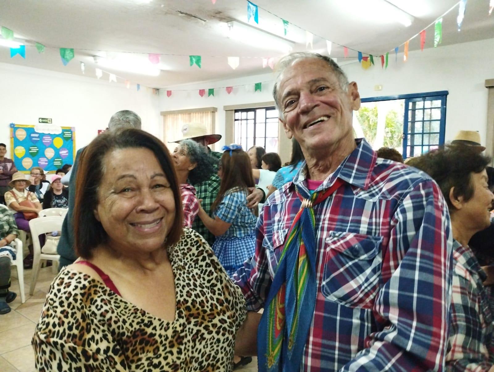 Festa Julina da terceira idade espanta a solidão com muita alegria e quadrilha (4)